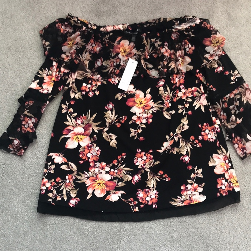 *SPRING CLEANING SALE* NWT WHBM Floral Print Top